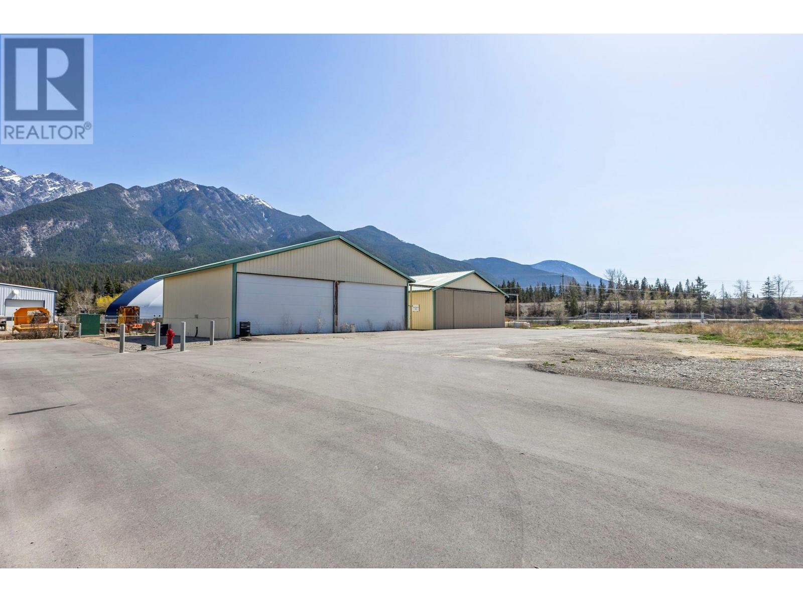 5310 Fairmont Airport Road, Fairmont Hot Springs, British Columbia  V0B 1L1 - Photo 28 - 10348159