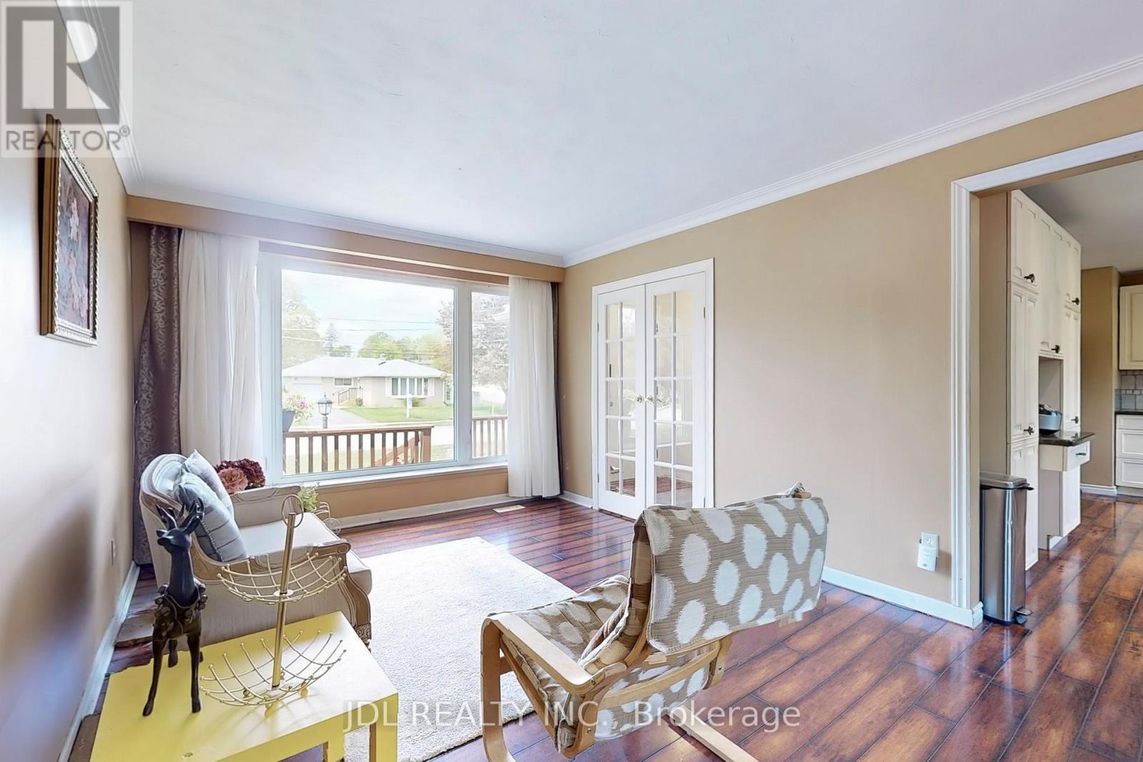 105 Park Avenue, Newmarket, Ontario  L3Y 1T6 - Photo 6 - N12153603
