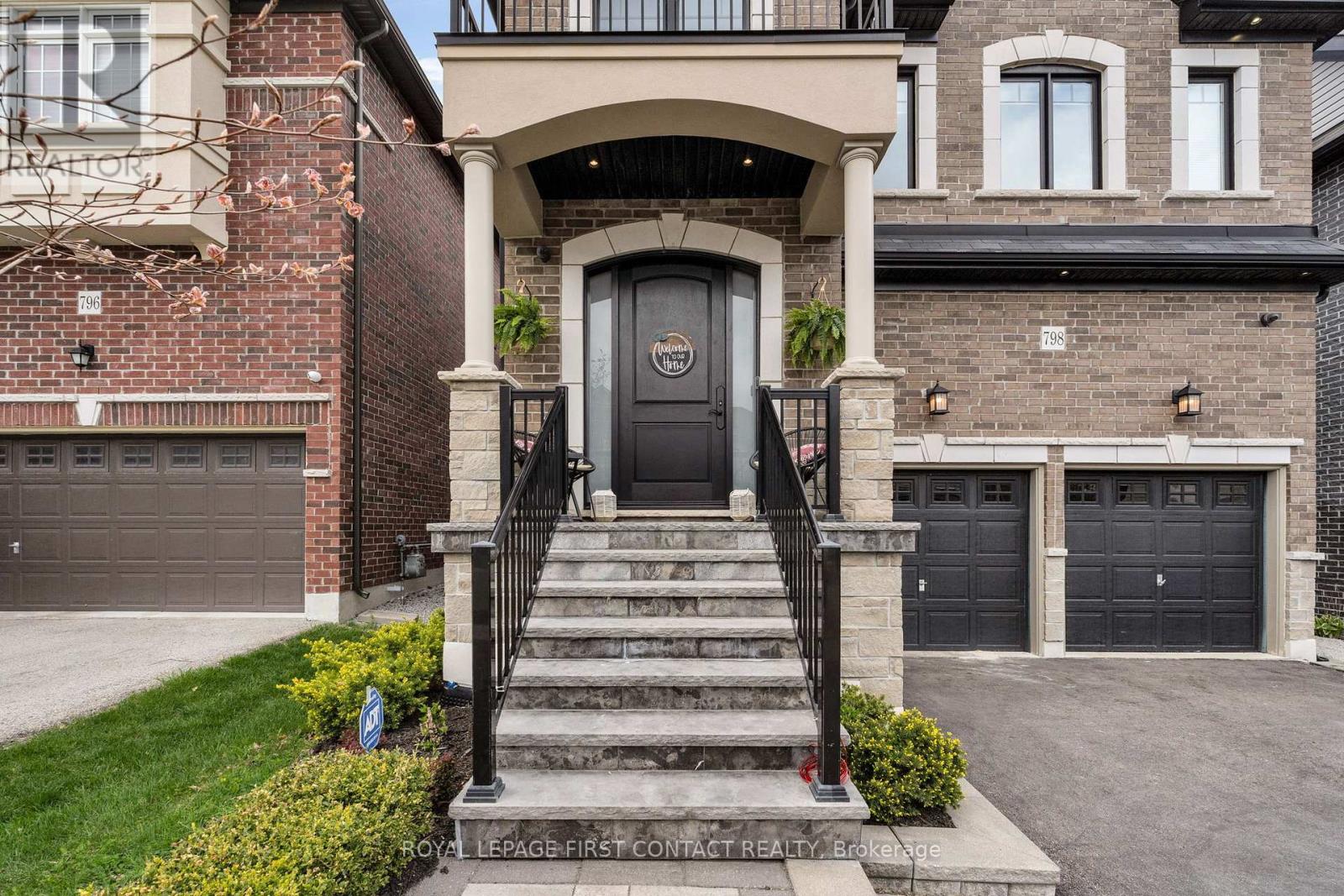 798 Prest Way, Newmarket, Ontario  L3X 0J7 - Photo 2 - N12153621