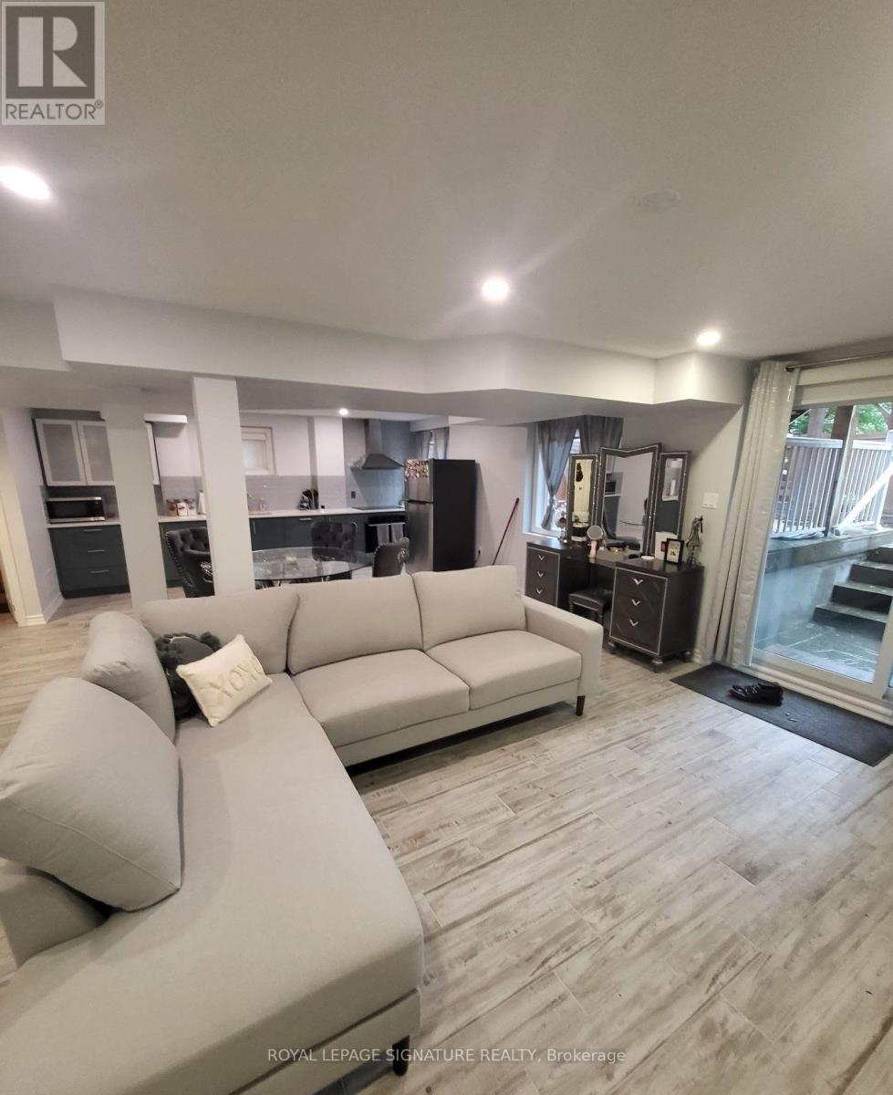 Studio - 24 Homerton Avenue, Richmond Hill, Ontario  L4E 3N2 - Photo 5 - N12153679