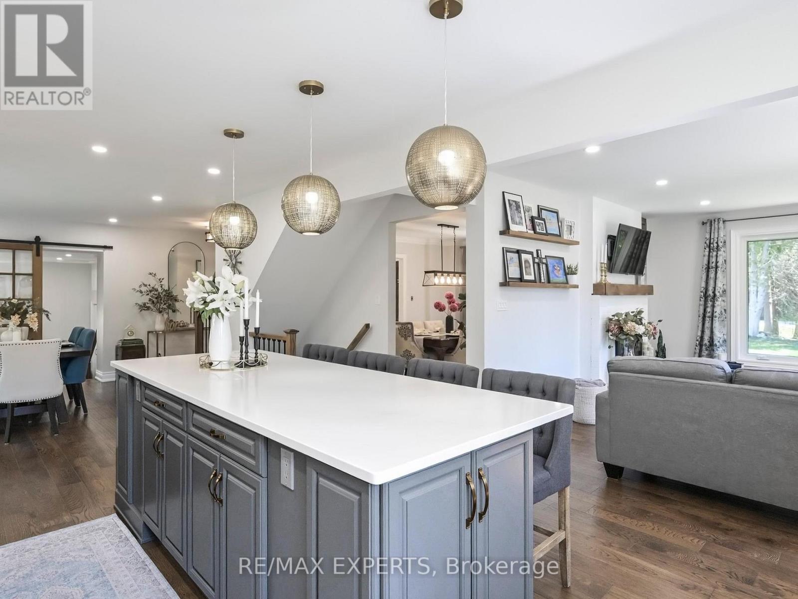 18210 Warden Avenue, East Gwillimbury, Ontario  L0G 1V0 - Photo 12 - N12153795