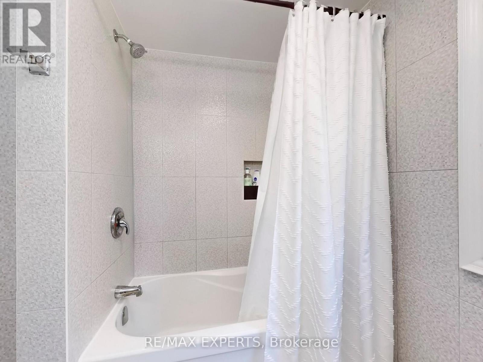 18210 Warden Avenue, East Gwillimbury, Ontario  L0G 1V0 - Photo 42 - N12153795
