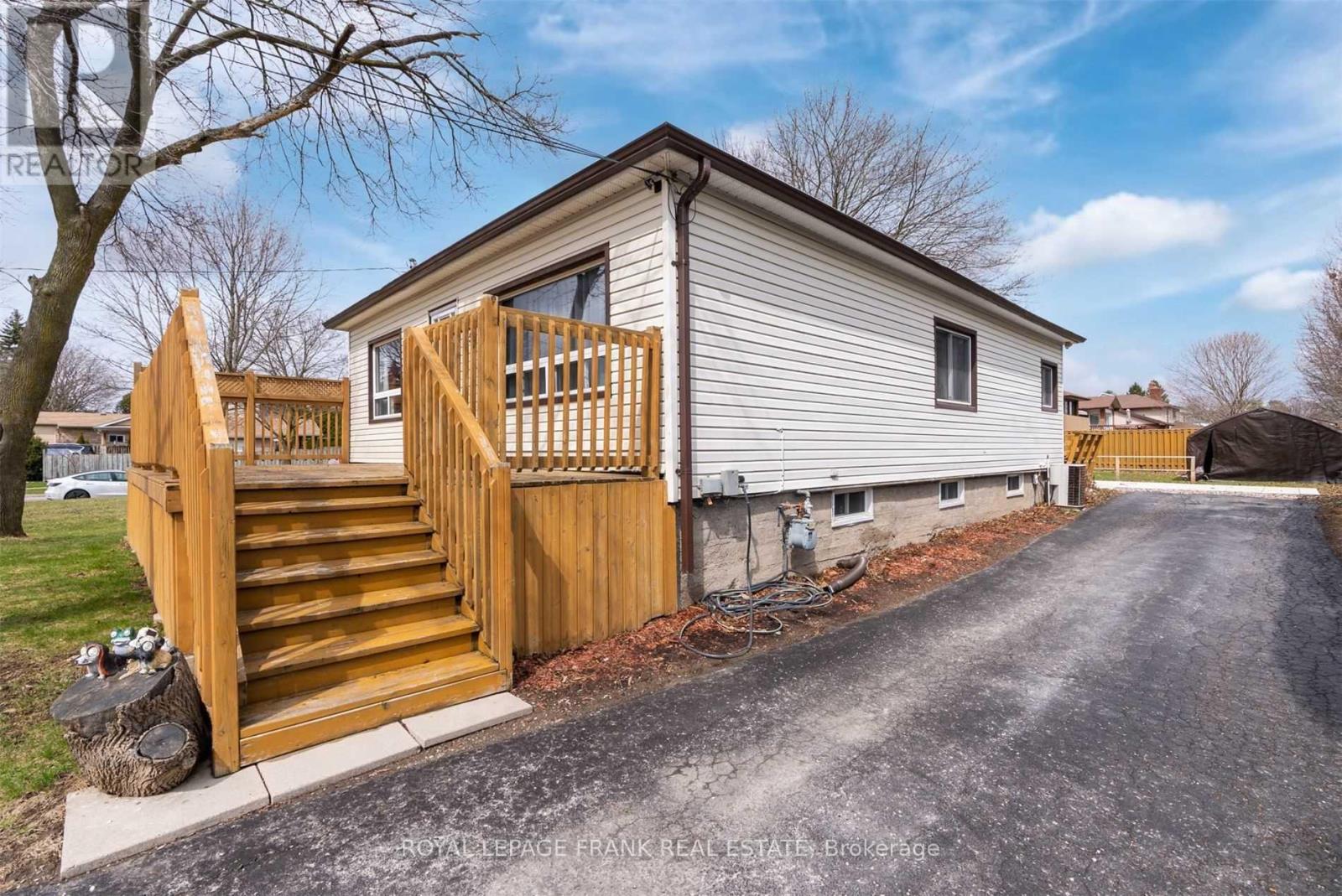 55 Garrard Road, Whitby, Ontario  L1N 3K4 - Photo 2 - E12153858