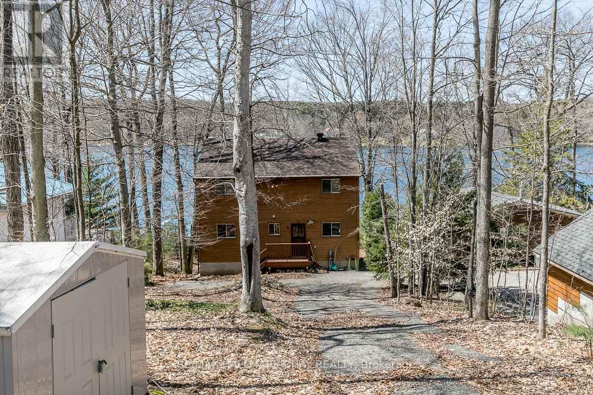 Property at 176 FARLAIN LAKE ROAD E image 3