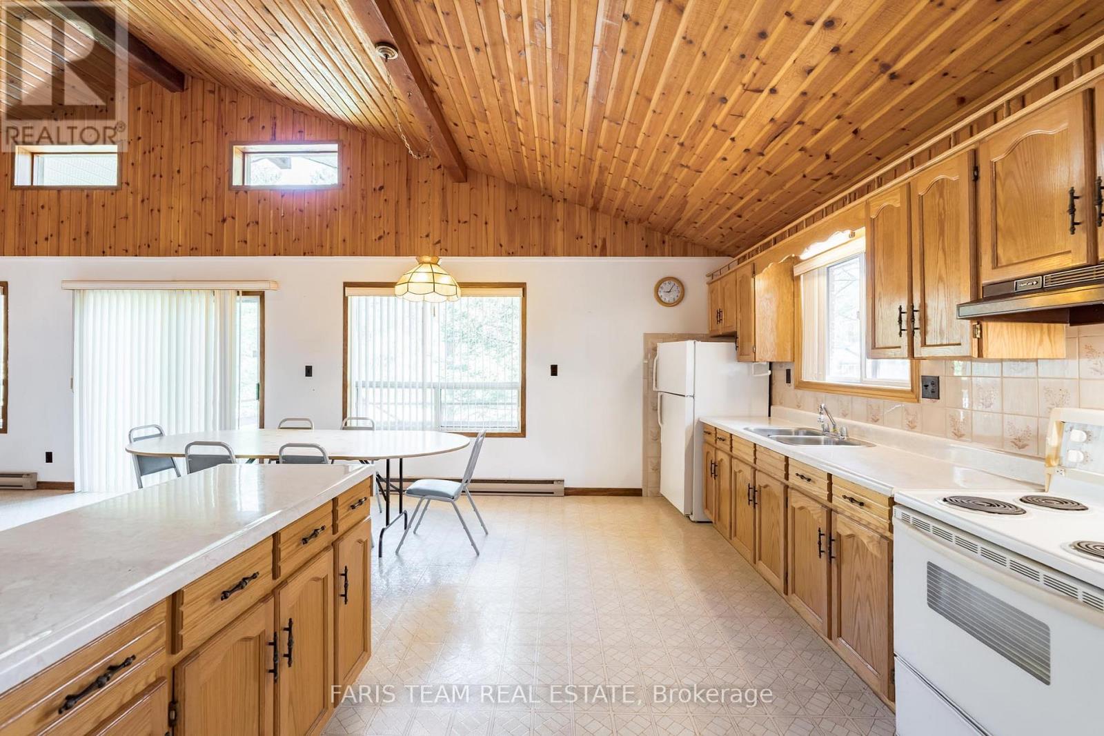 39 Rosemary Road, Tiny, Ontario  L0L 2T0 - Photo 3 - S12153804