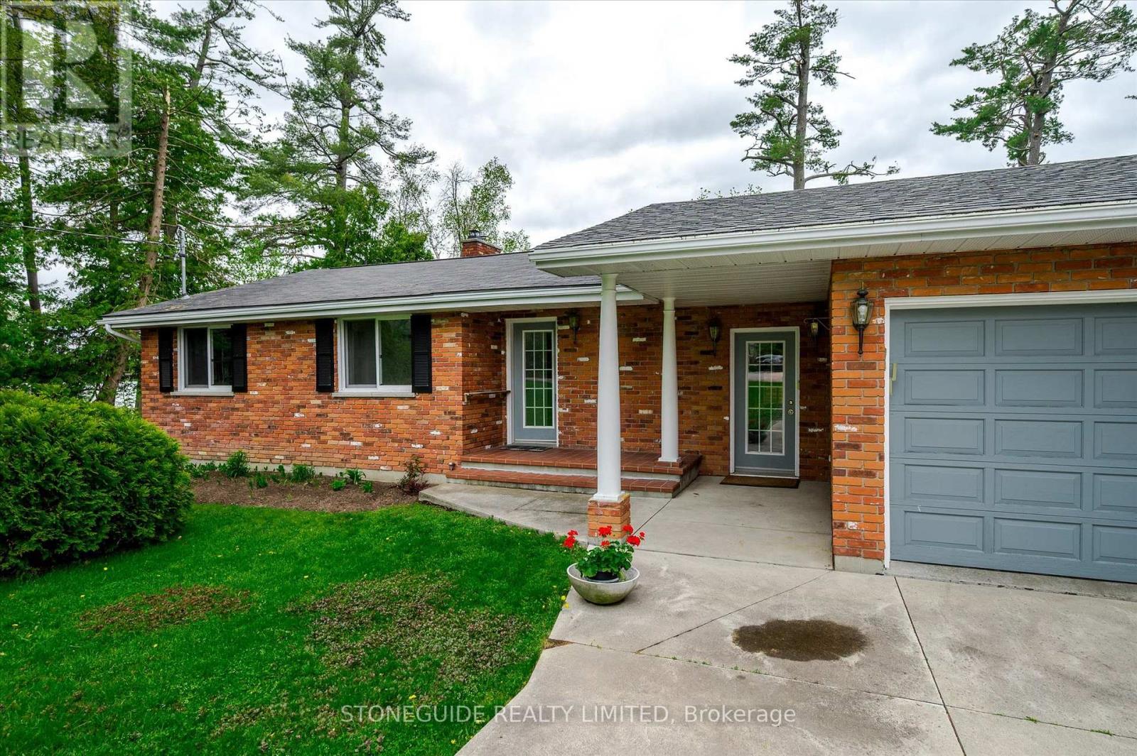 917 Tindle Court, Selwyn, Ontario  K9J 0C5 - Photo 3 - X12153865