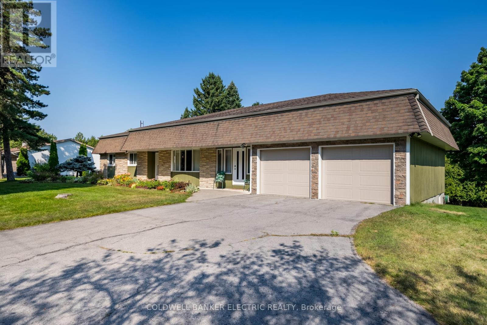 Property at 2534 SHERBROOKE STREET W image 2
