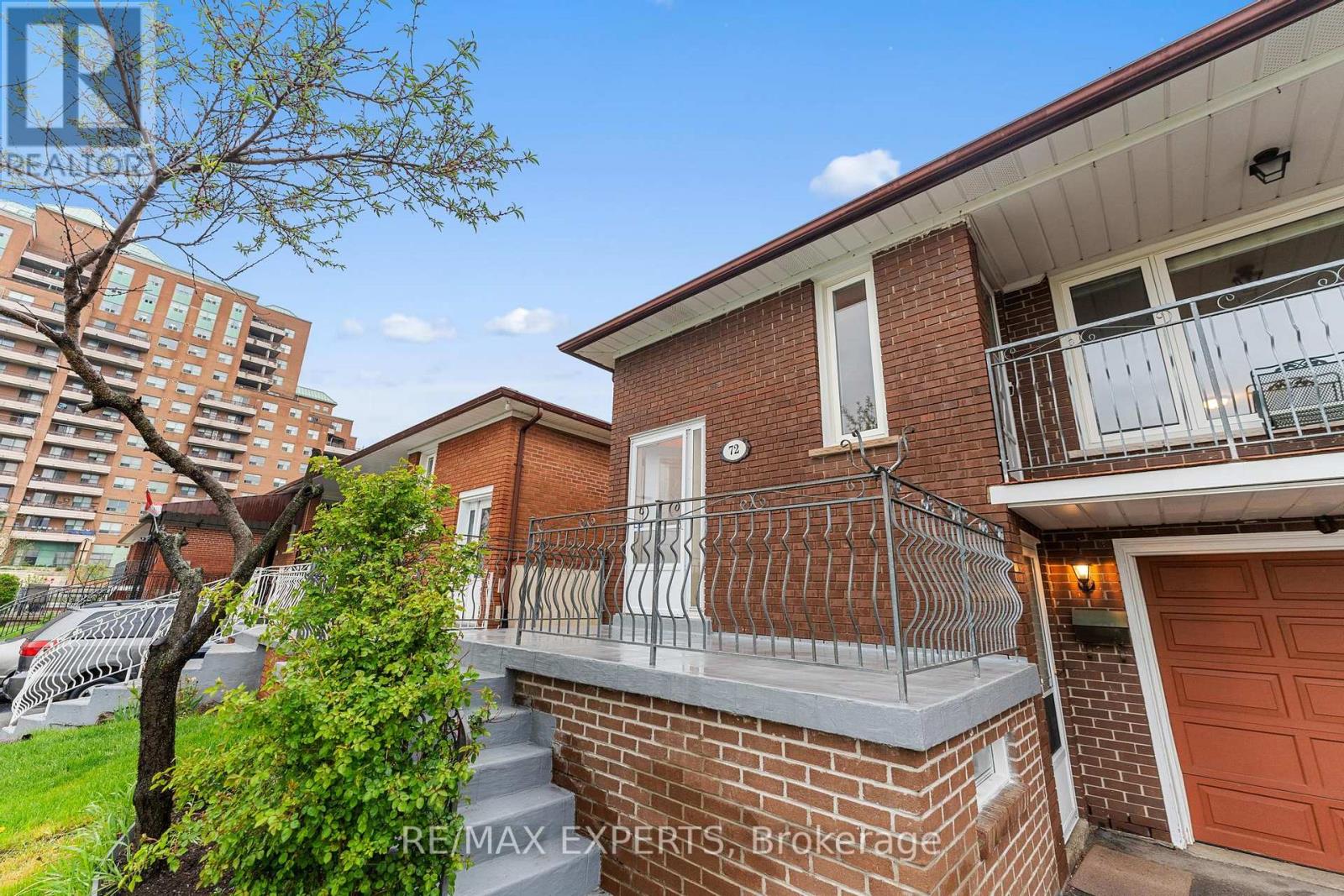 72 Songwood Drive, Toronto, Ontario  M9M 1X3 - Photo 5 - W12153400