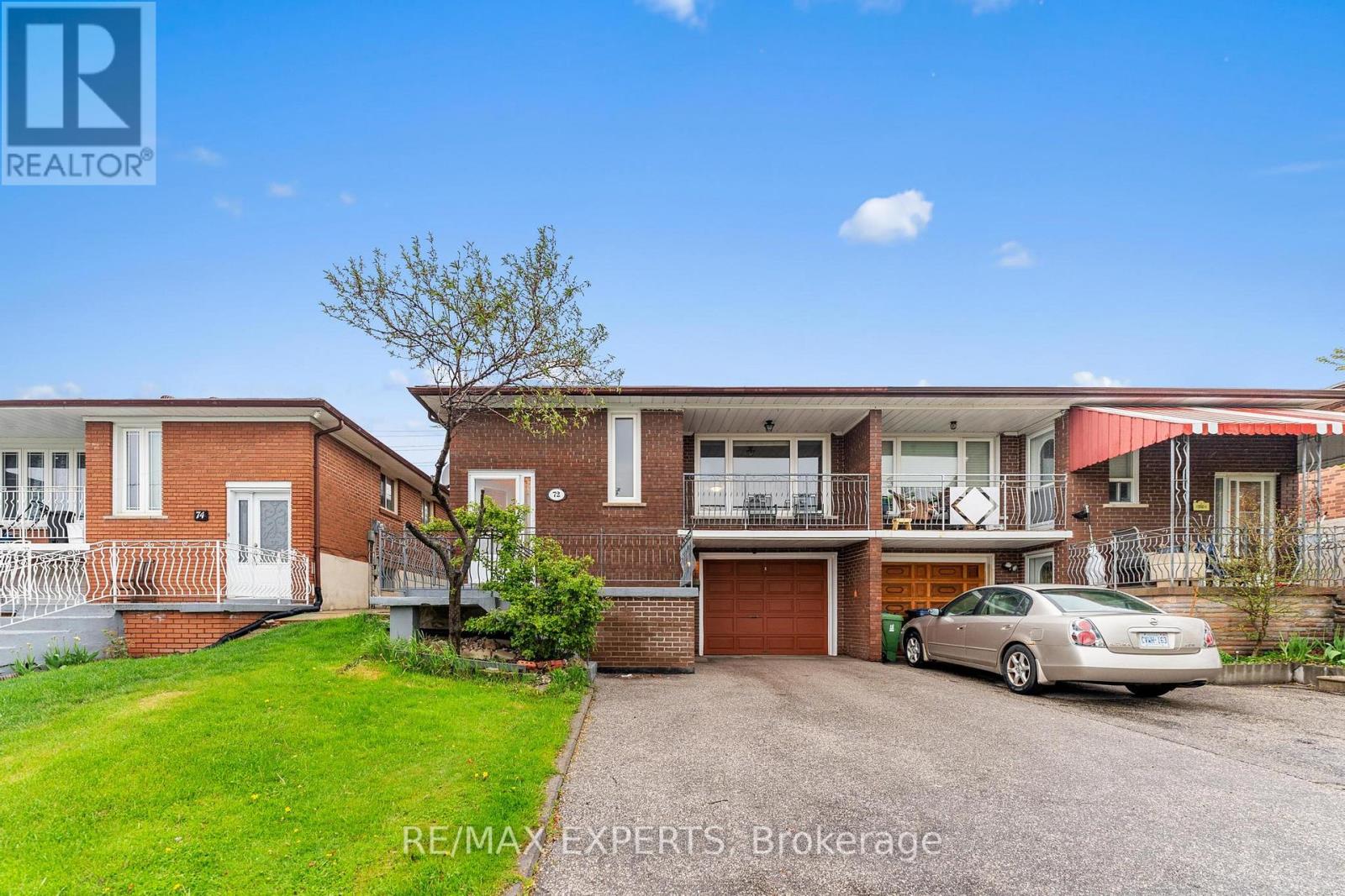72 Songwood Drive, Toronto, Ontario  M9M 1X3 - Photo 4 - W12153400