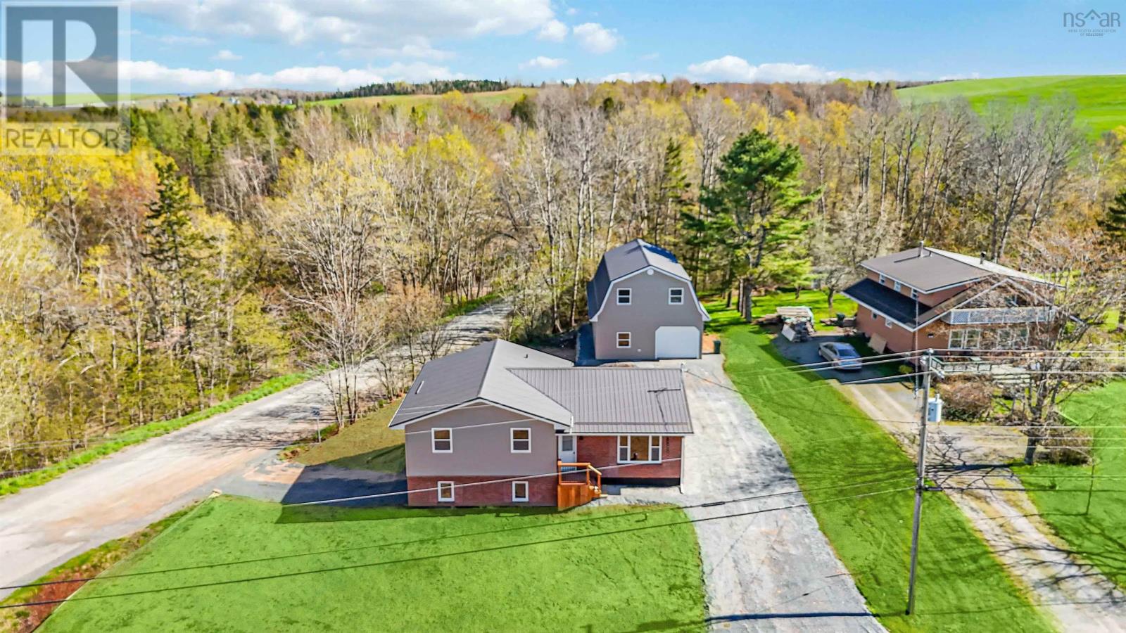 39 Robinson Road, Mill Village, Nova Scotia  B0N 2H0 - Photo 2 - 202511254
