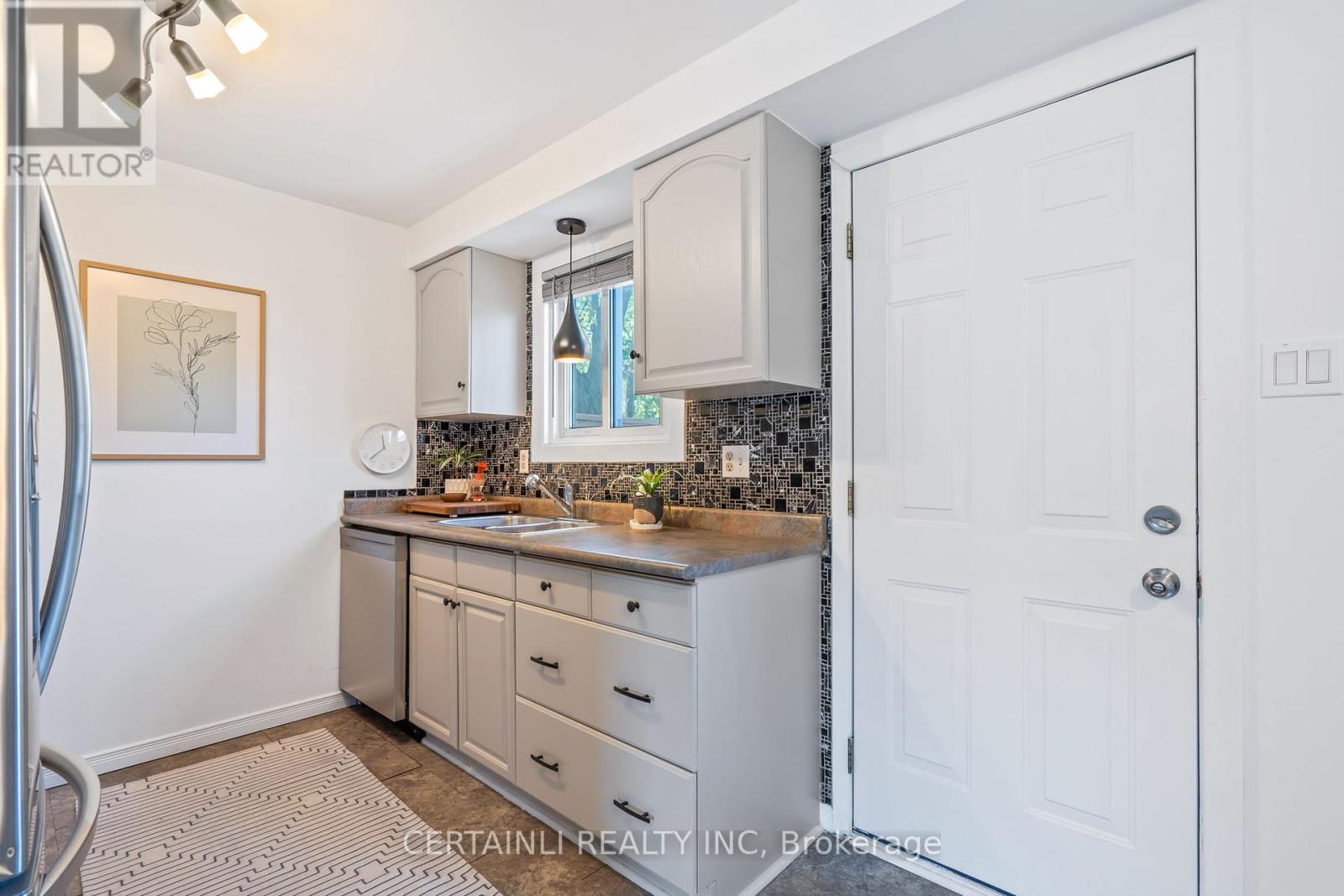 32 - 40 Tiffany Drive, London East (East I), Ontario  N5V 3N3 - Photo 19 - X12153831