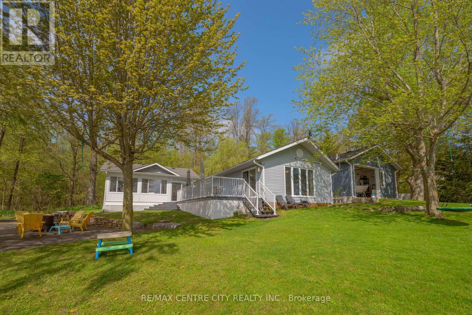 1001 ROAD 10 W ROAD W, Mapleton, Ontario