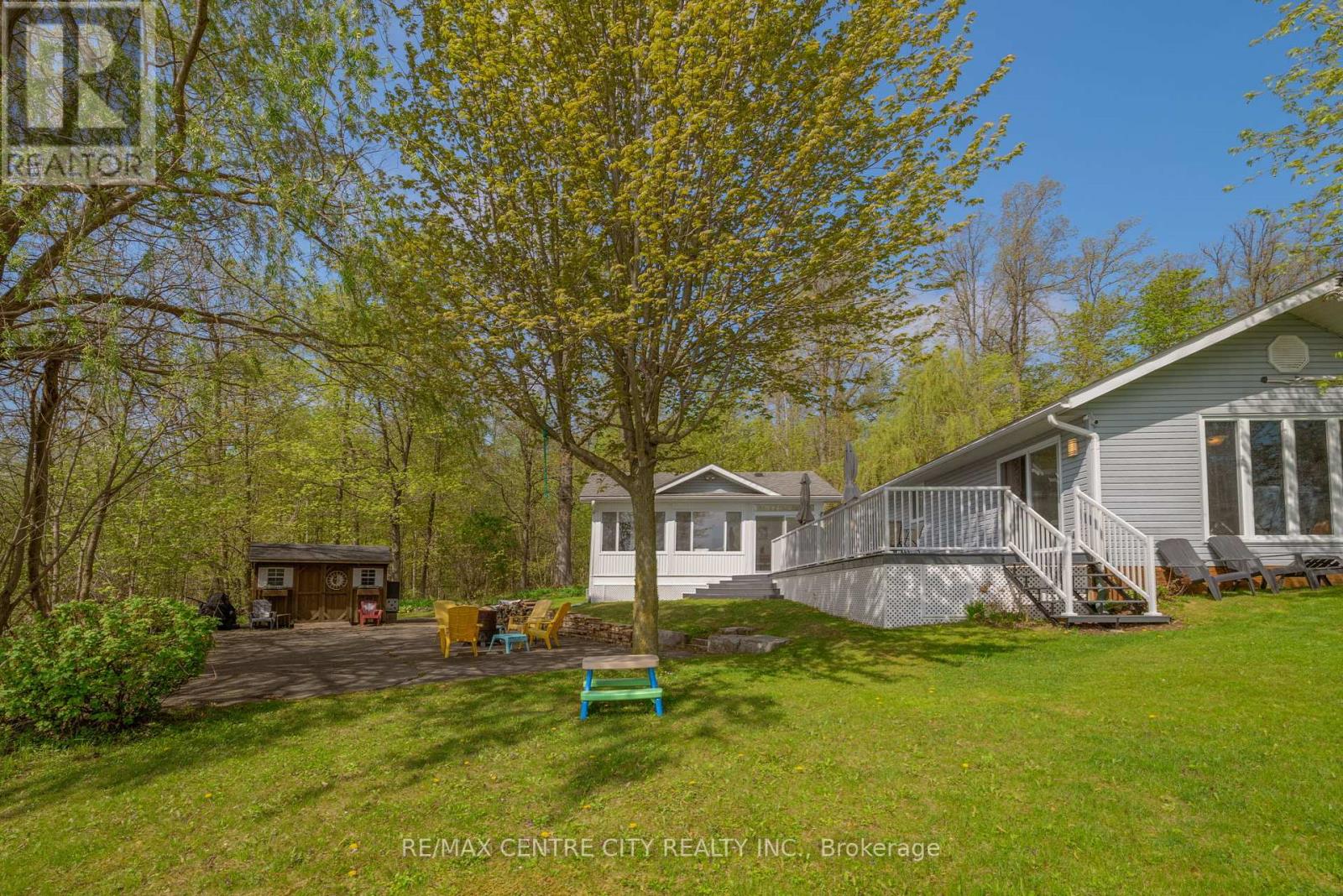 1001 Road 10 W Road W, Mapleton, Ontario  N0G 1P0 - Photo 36 - X12153873
