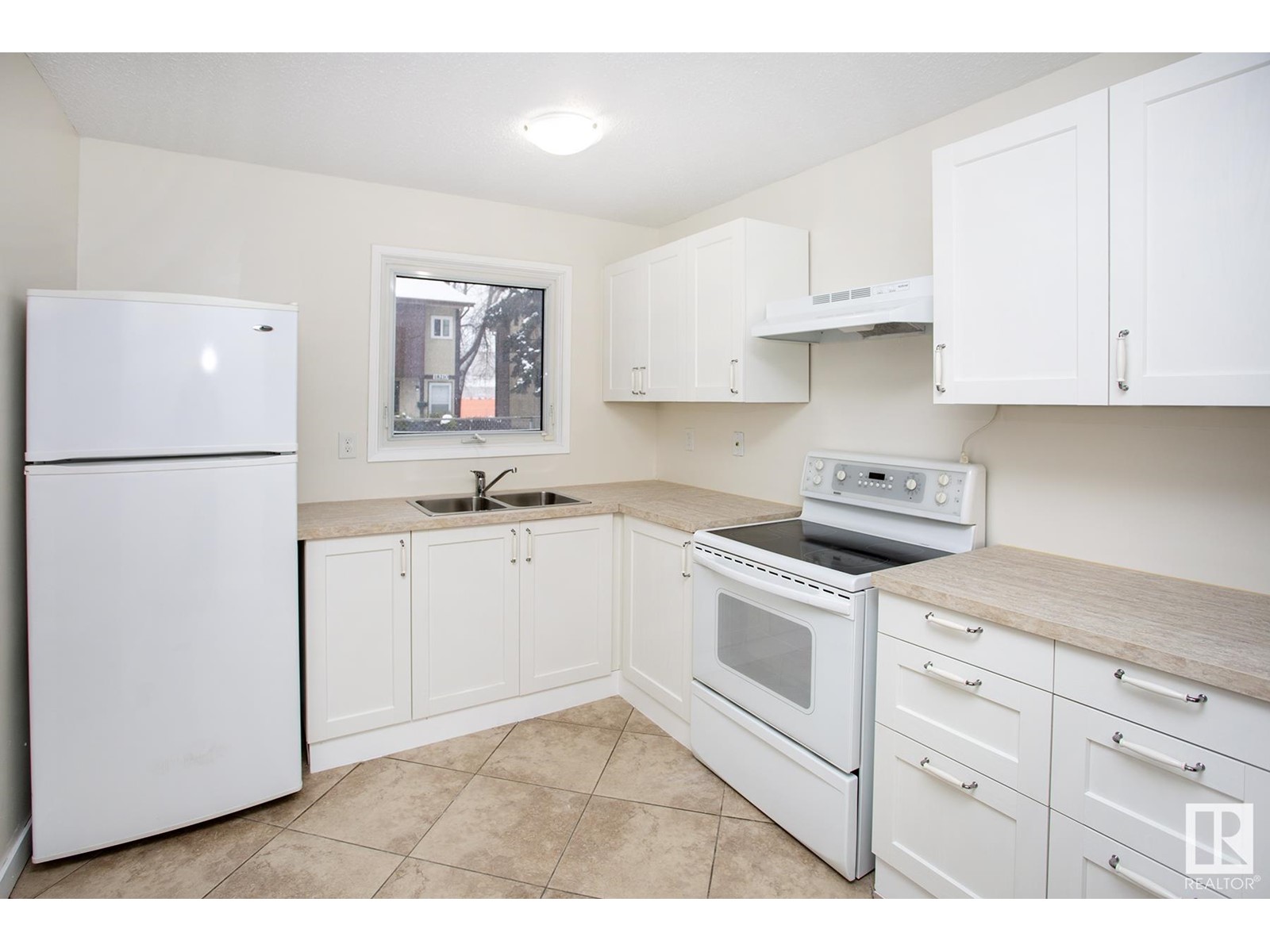 4 Belmead Gardens Gd Nw, Edmonton, Alberta  T5T 1J1 - Photo 7 - E4436864
