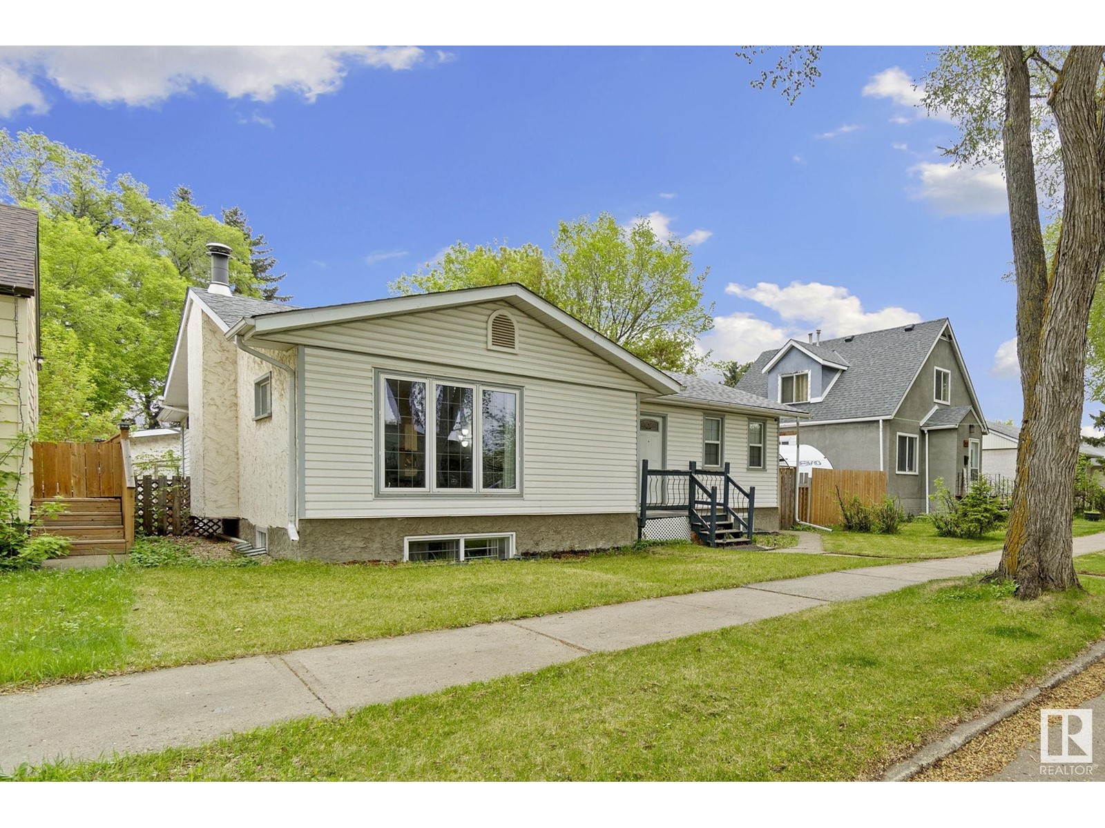 Property at 3636 116 AV NW NW image 1