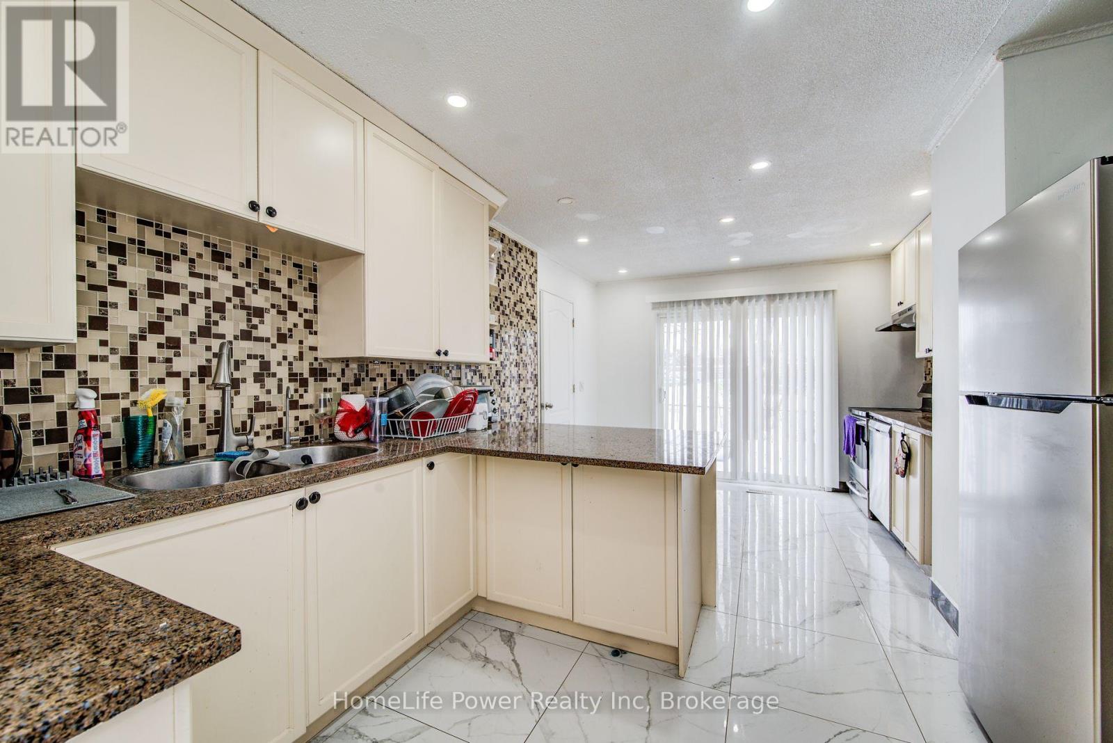 103 - 121 University Avenue E, Waterloo, Ontario  N2J 4J1 - Photo 15 - X12143693