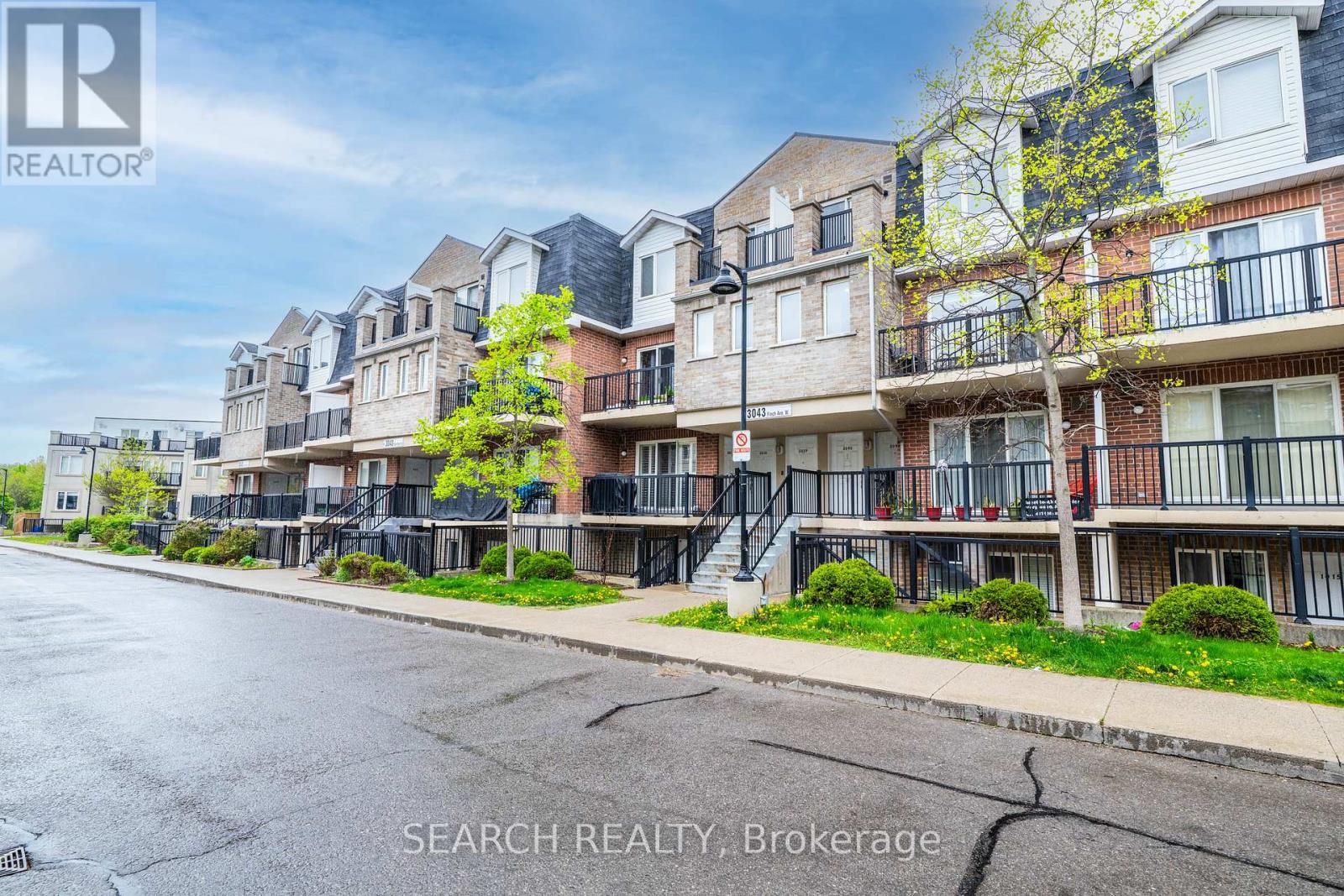 2041 - 3043 Finch Avenue W, Toronto, Ontario  M9M 0A4 - Photo 2 - W12153643