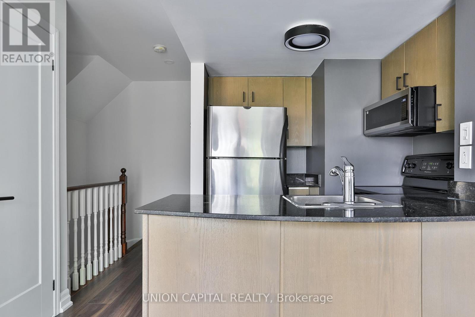 611 - 15 Laidlaw Street, Toronto, Ontario  M8K 1X3 - Photo 3 - W12153652