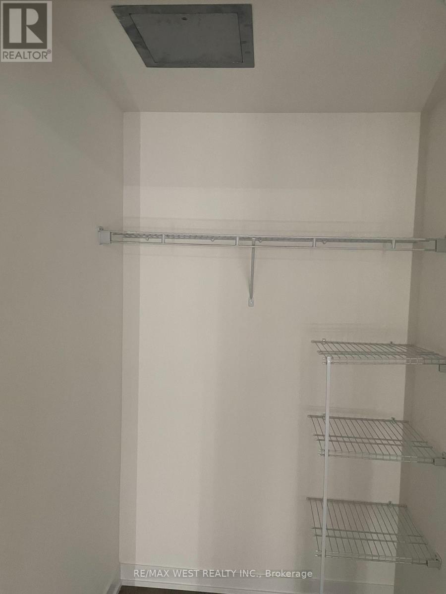 405 - 160 Canon Jackson Drive, Toronto, Ontario  M6M 0B6 - Photo 14 - W12153732