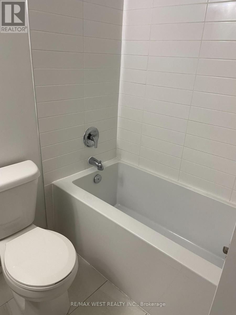 405 - 160 Canon Jackson Drive, Toronto, Ontario  M6M 0B6 - Photo 15 - W12153732