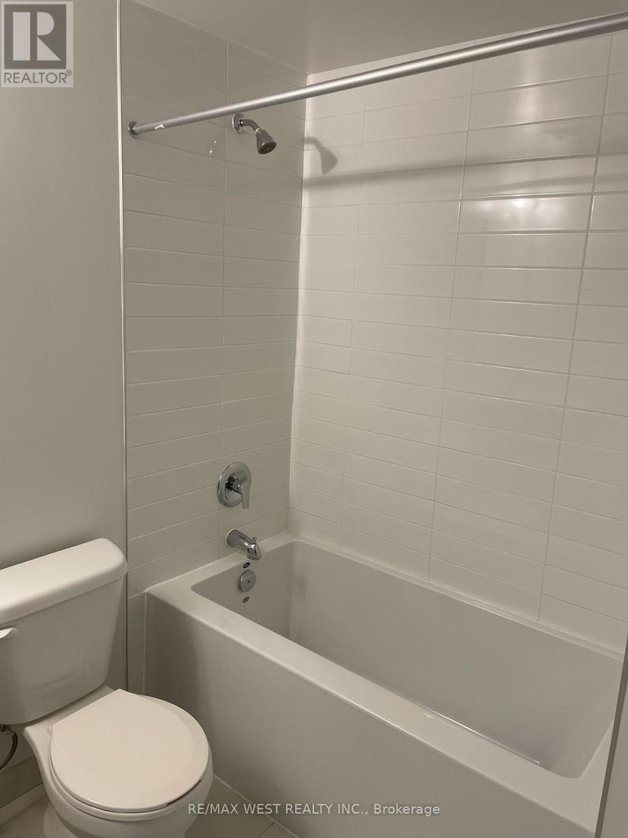 405 - 160 Canon Jackson Drive, Toronto, Ontario  M6M 0B6 - Photo 16 - W12153732