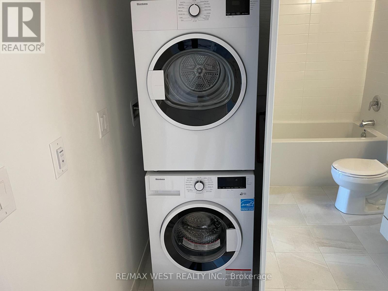 405 - 160 Canon Jackson Drive, Toronto, Ontario  M6M 0B6 - Photo 18 - W12153732
