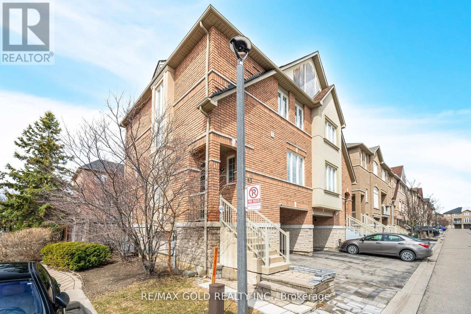 43 - 7155 Magistrate Terrace, Mississauga, Ontario  L5W 1Y8 - Photo 2 - W12153770