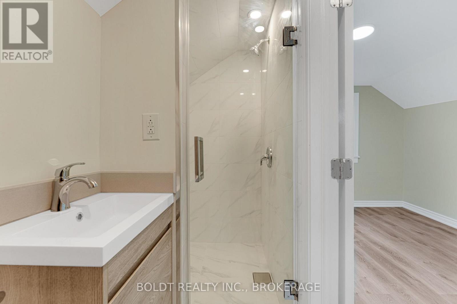 29 Parkview Road, St. Catharines, Ontario  L2M 5R8 - Photo 27 - X12153885