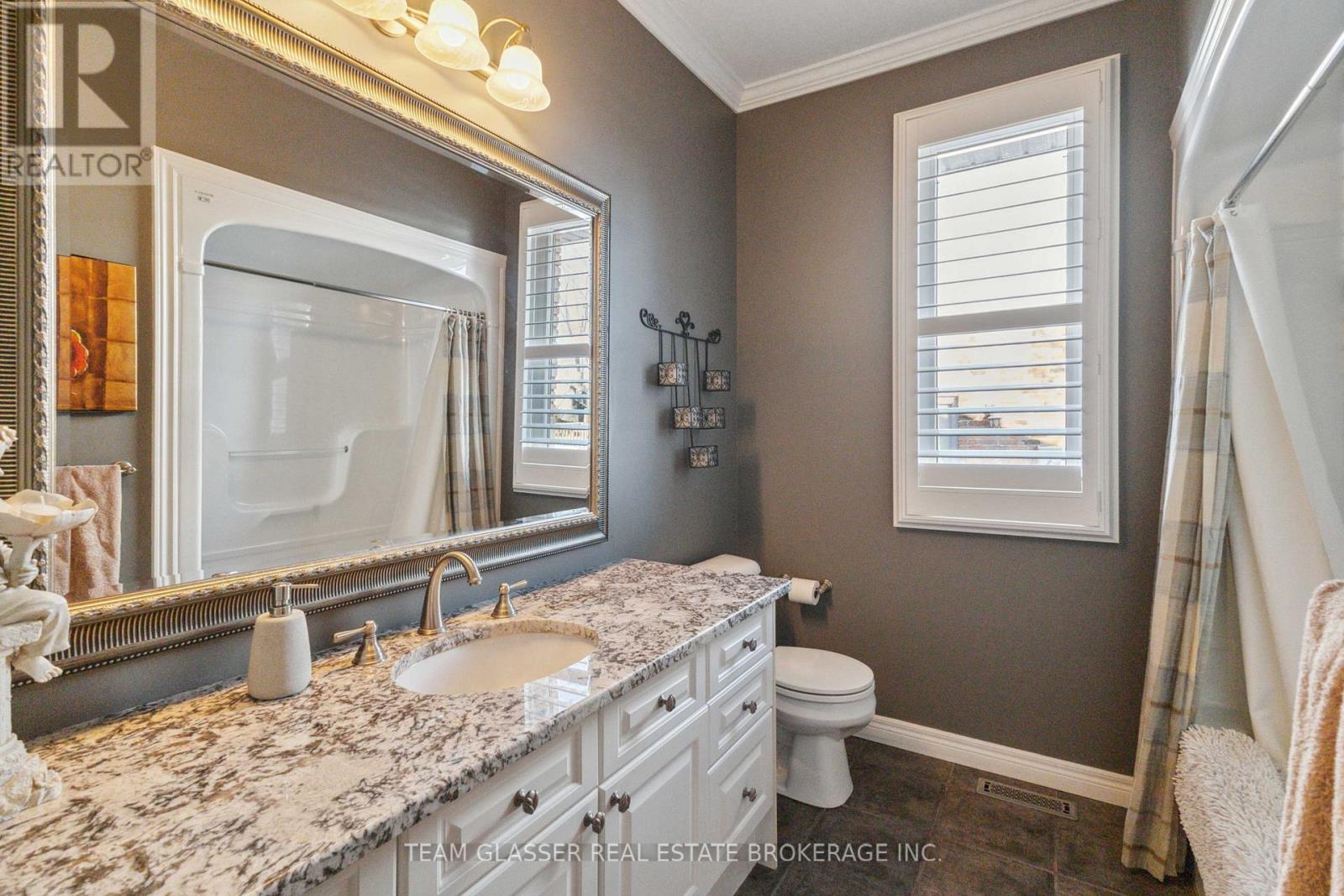 38 Butternut Grove, London South (South B), Ontario  N6K 4J4 - Photo 17 - X12153670