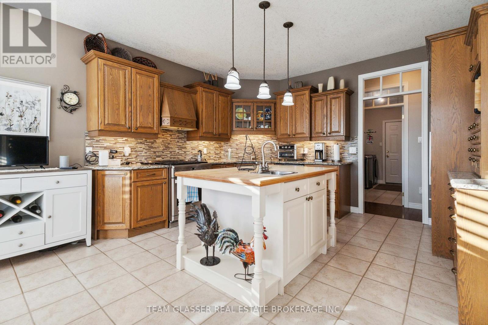 38 Butternut Grove, London South (South B), Ontario  N6K 4J4 - Photo 25 - X12153670