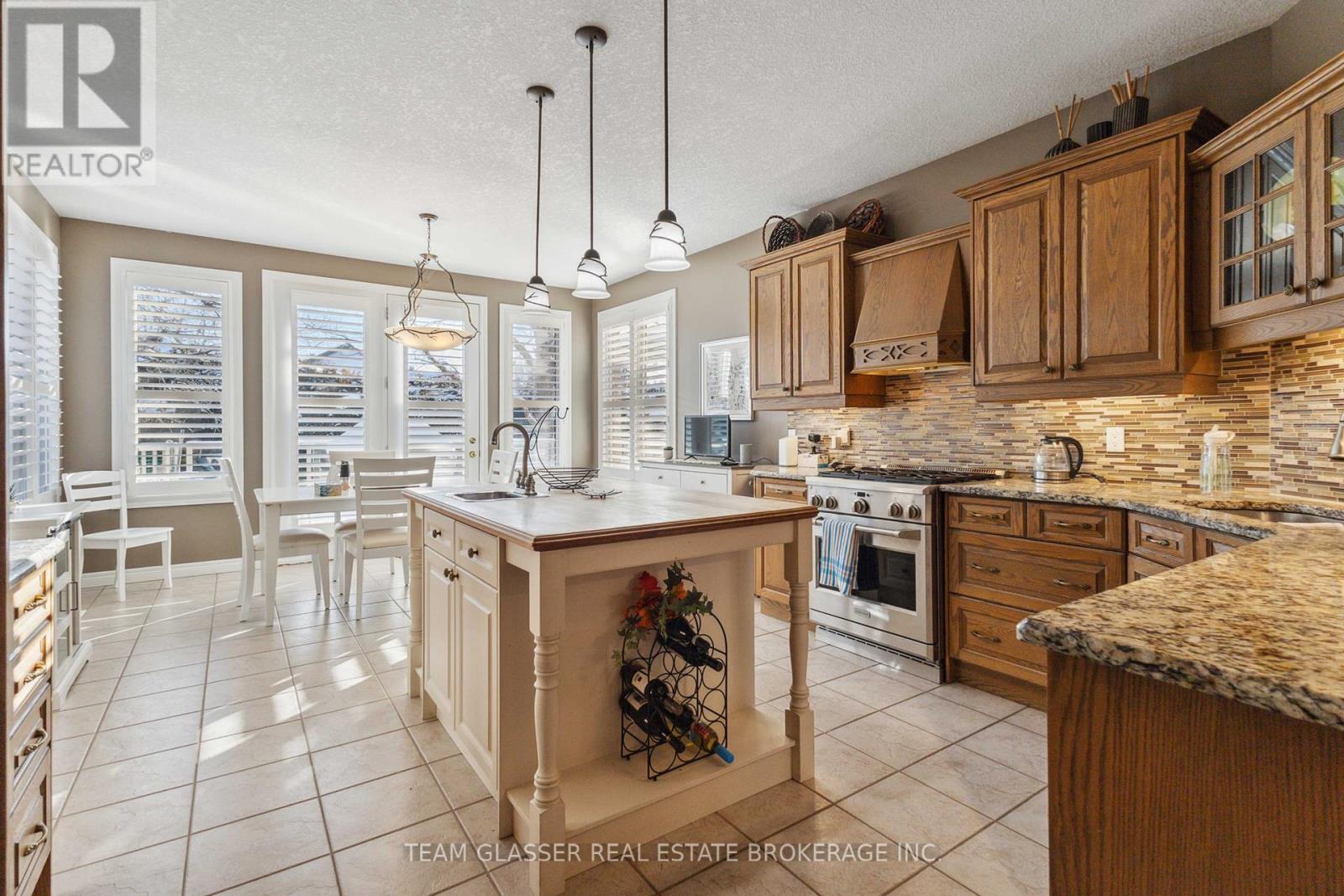 38 Butternut Grove, London South (South B), Ontario  N6K 4J4 - Photo 24 - X12153670