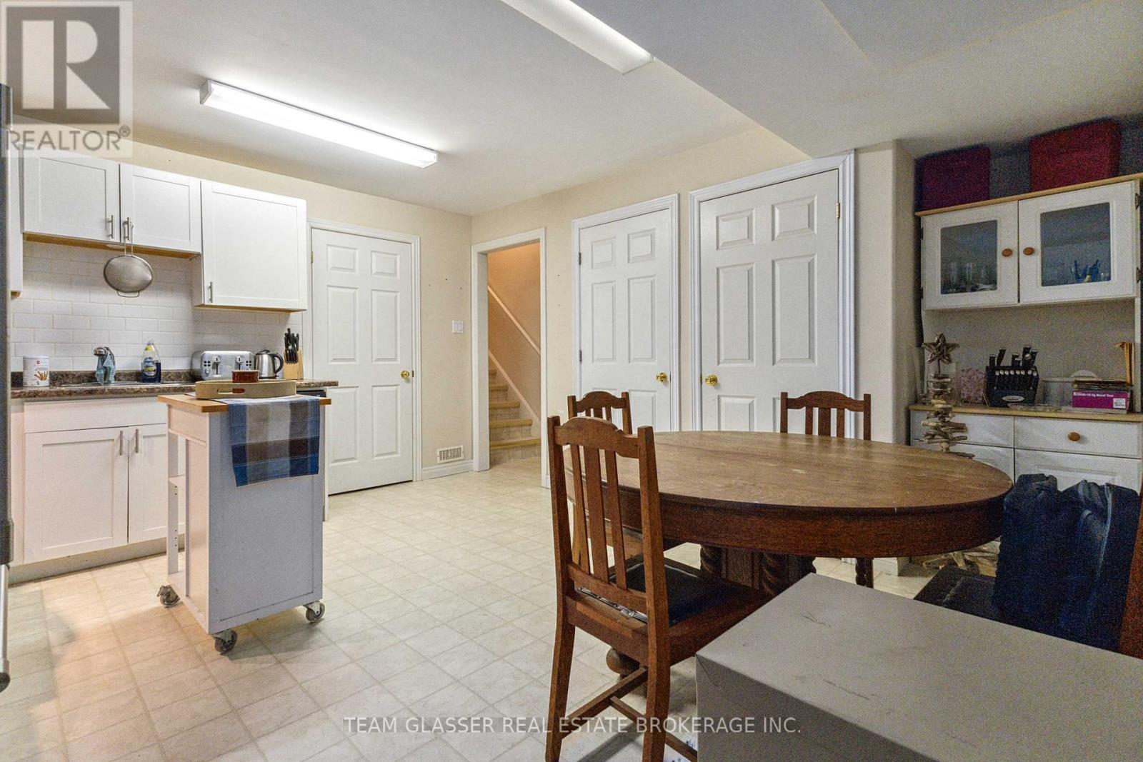 38 Butternut Grove, London South (South B), Ontario  N6K 4J4 - Photo 33 - X12153670