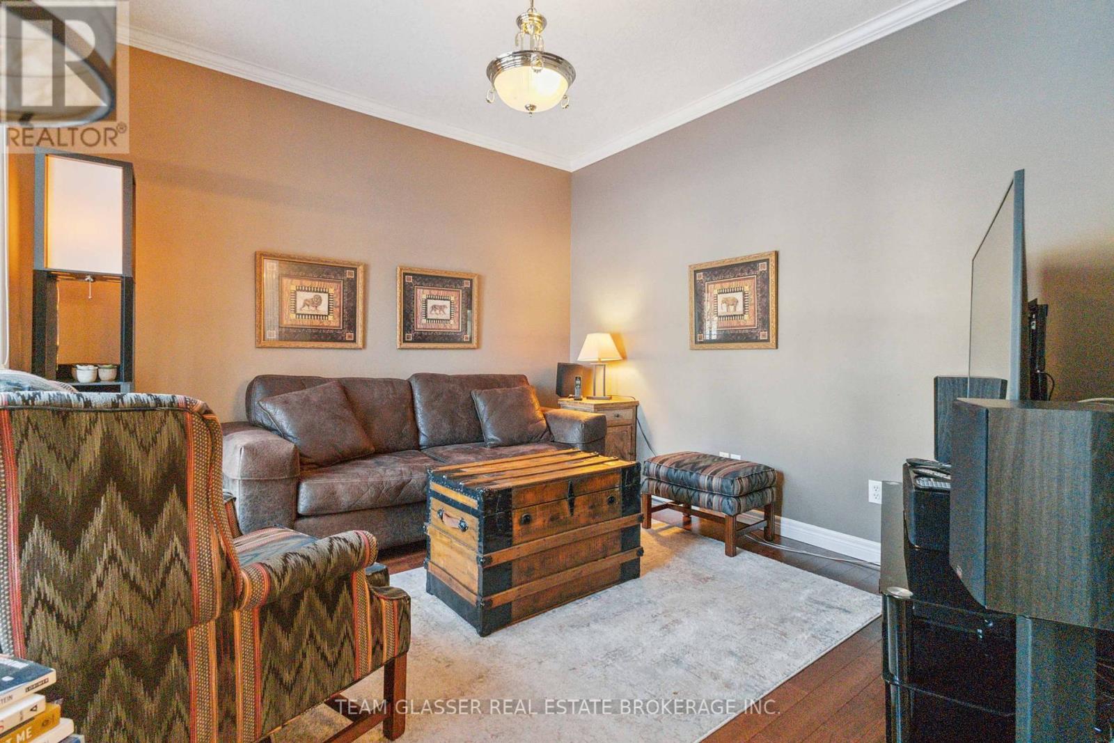38 Butternut Grove, London South (South B), Ontario  N6K 4J4 - Photo 8 - X12153670