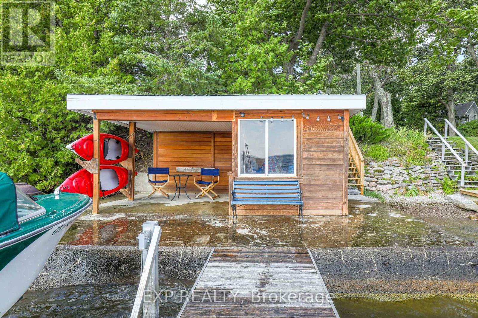 10 Sixth Street, Kawartha Lakes, Ontario  K0M 1N0 - Photo 11 - X12153626