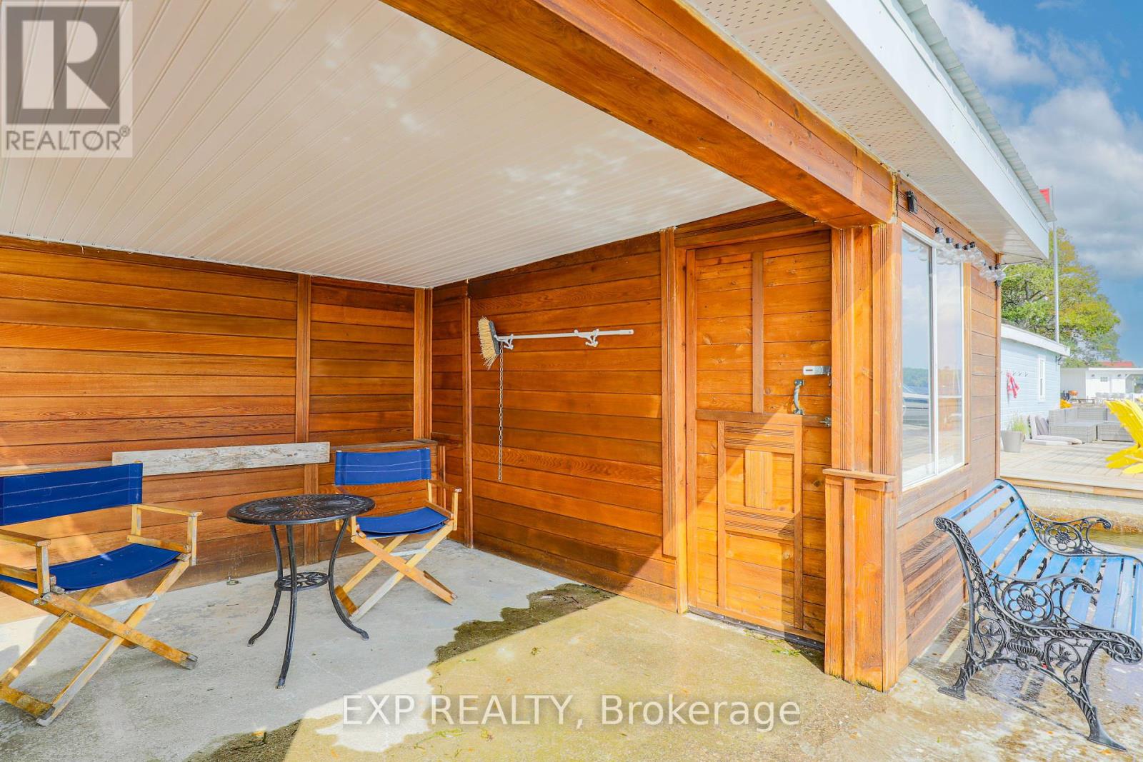 10 Sixth Street, Kawartha Lakes, Ontario  K0M 1N0 - Photo 12 - X12153626