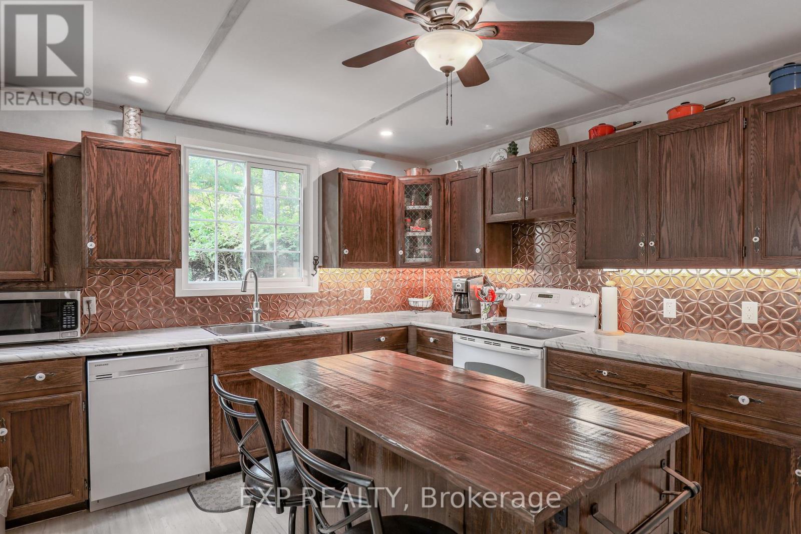 10 Sixth Street, Kawartha Lakes, Ontario  K0M 1N0 - Photo 19 - X12153626