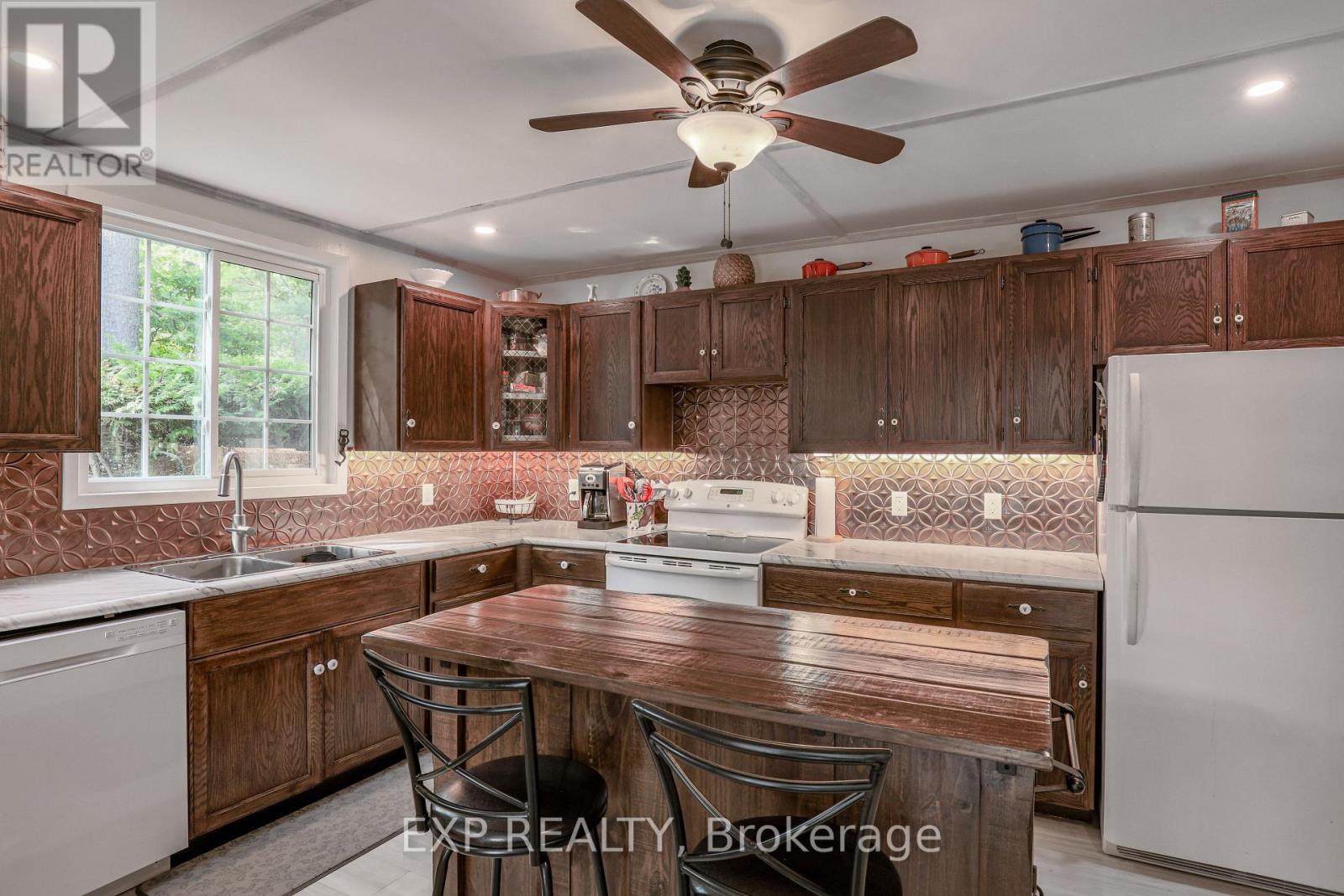 10 Sixth Street, Kawartha Lakes, Ontario  K0M 1N0 - Photo 20 - X12153626