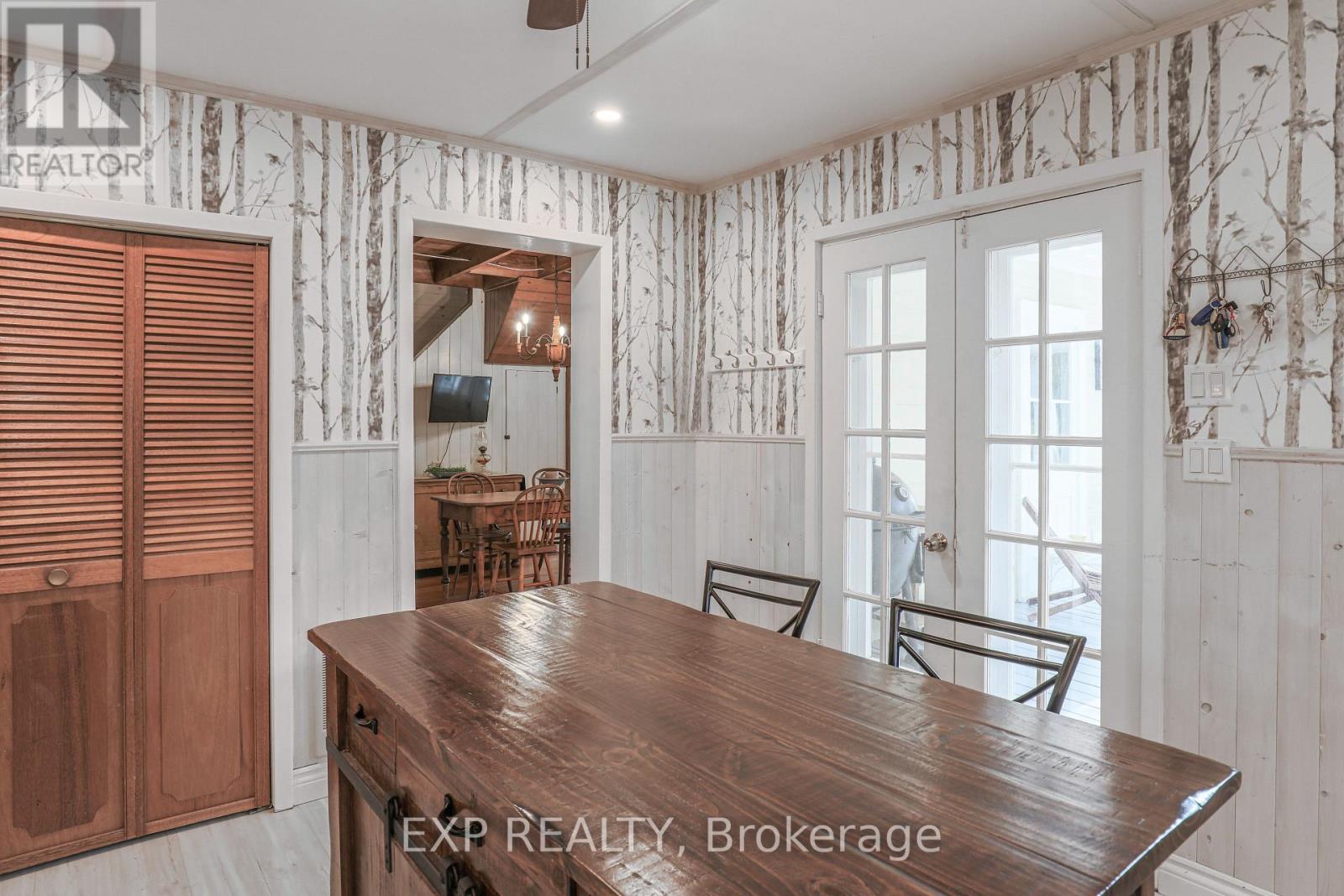10 Sixth Street, Kawartha Lakes, Ontario  K0M 1N0 - Photo 23 - X12153626