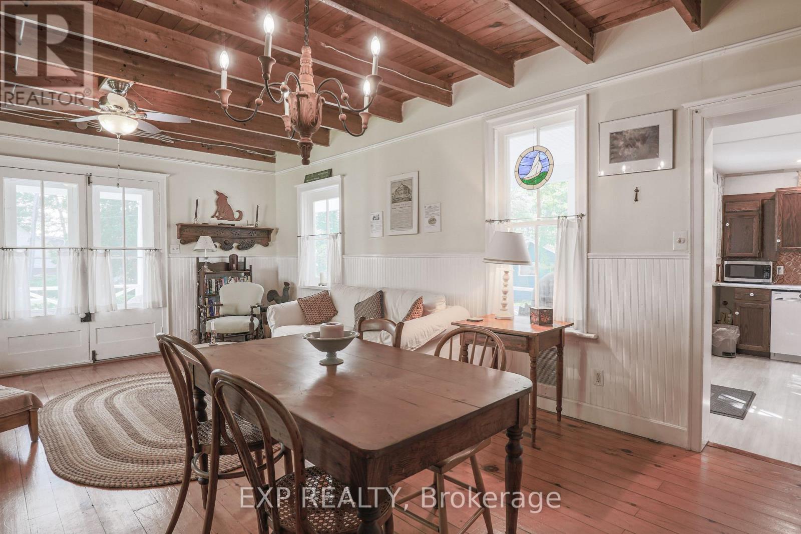 10 Sixth Street, Kawartha Lakes, Ontario  K0M 1N0 - Photo 25 - X12153626