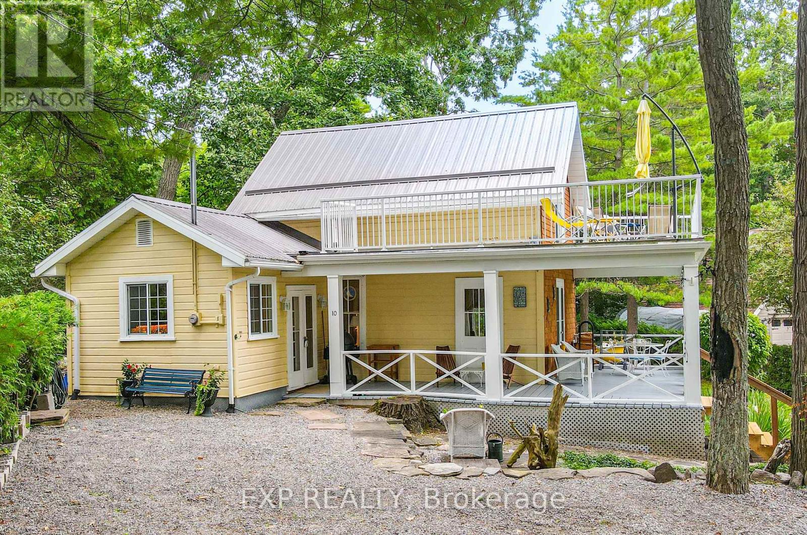 10 Sixth Street, Kawartha Lakes, Ontario  K0M 1N0 - Photo 3 - X12153626