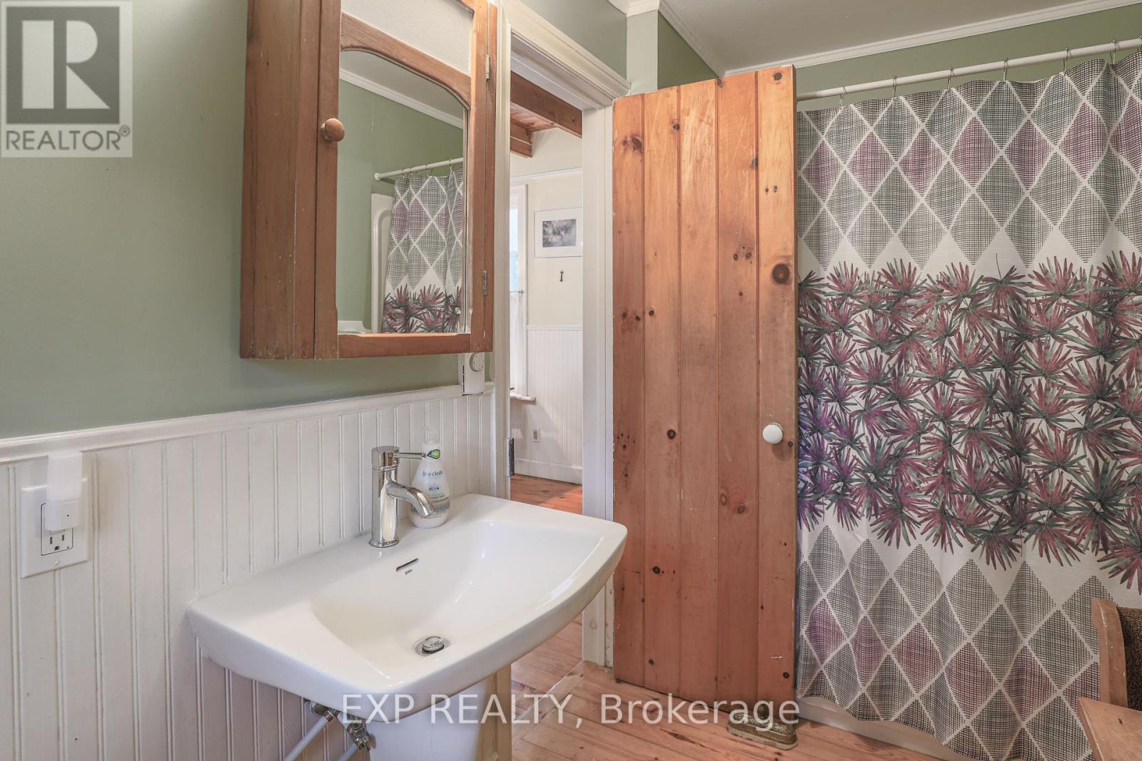 10 Sixth Street, Kawartha Lakes, Ontario  K0M 1N0 - Photo 30 - X12153626