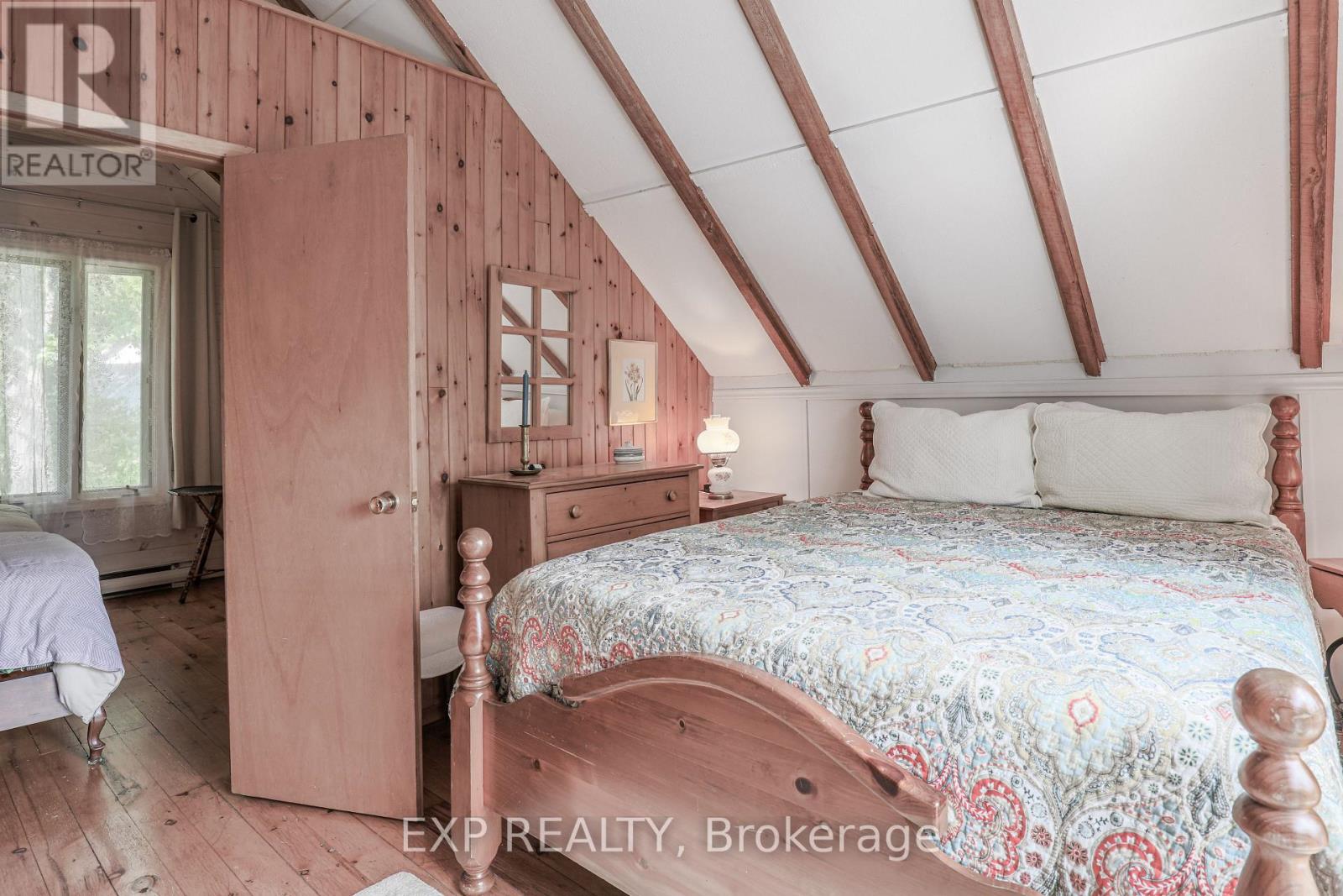 10 Sixth Street, Kawartha Lakes, Ontario  K0M 1N0 - Photo 36 - X12153626
