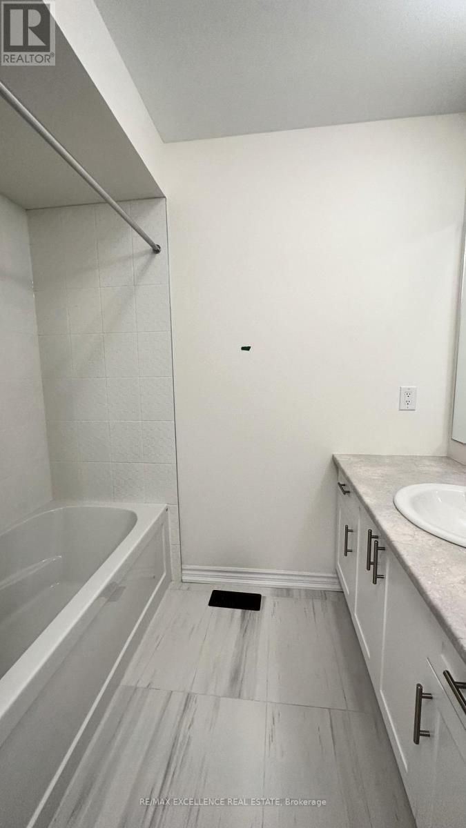 138 Winters Way, Shelburne, Ontario  L9V 3Y1 - Photo 9 - X12153635