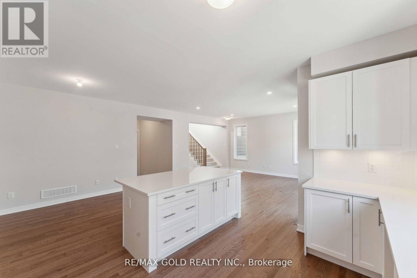 356 Peninsula Road, Ottawa, Ontario  K0A 2Z0 - Photo 13 - X12153651