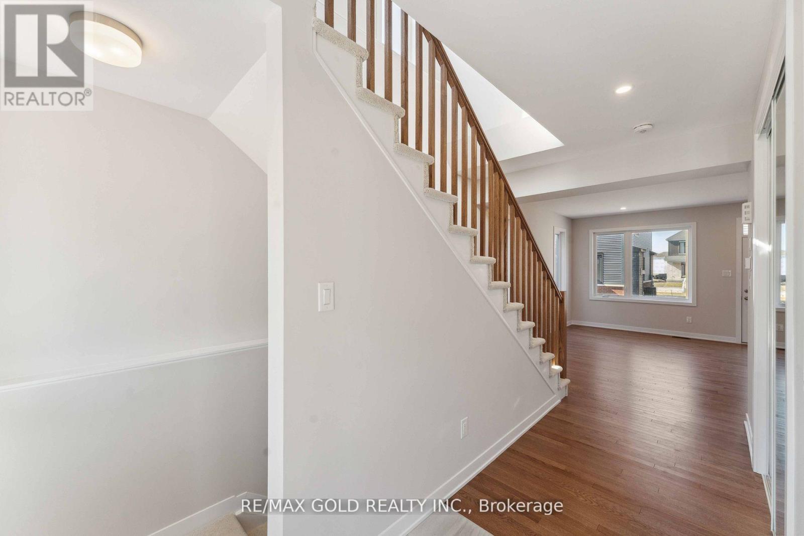 356 Peninsula Road, Ottawa, Ontario  K0A 2Z0 - Photo 3 - X12153651