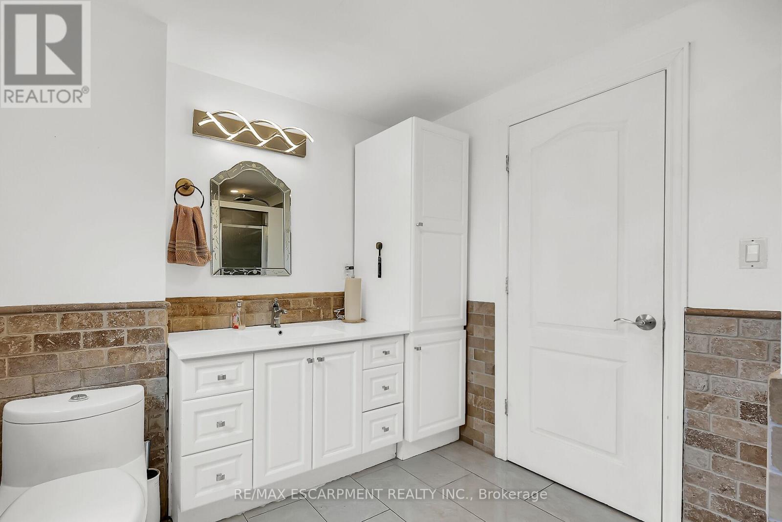 707 Upper Wentworth Street, Hamilton, Ontario  L9A 4V6 - Photo 29 - X12153674