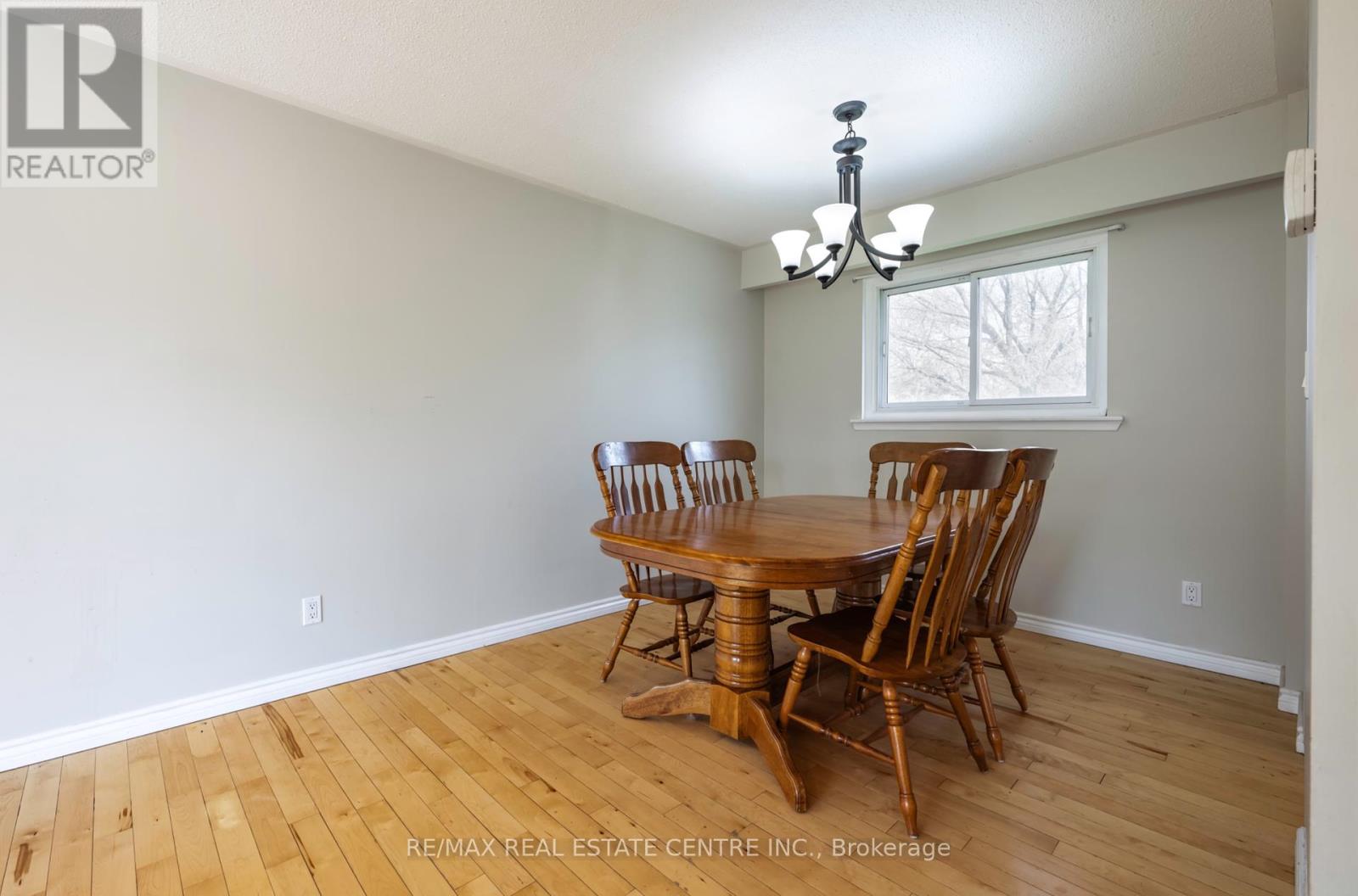 140 Susan Street, Shelburne, Ontario  L9W 2W4 - Photo 5 - X12153690