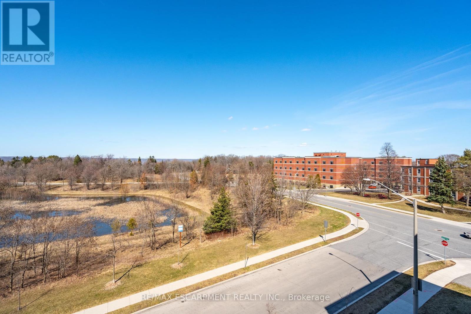 441 - 1 Redfern Avenue, Hamilton, Ontario  L9C 0E6 - Photo 24 - X12153746