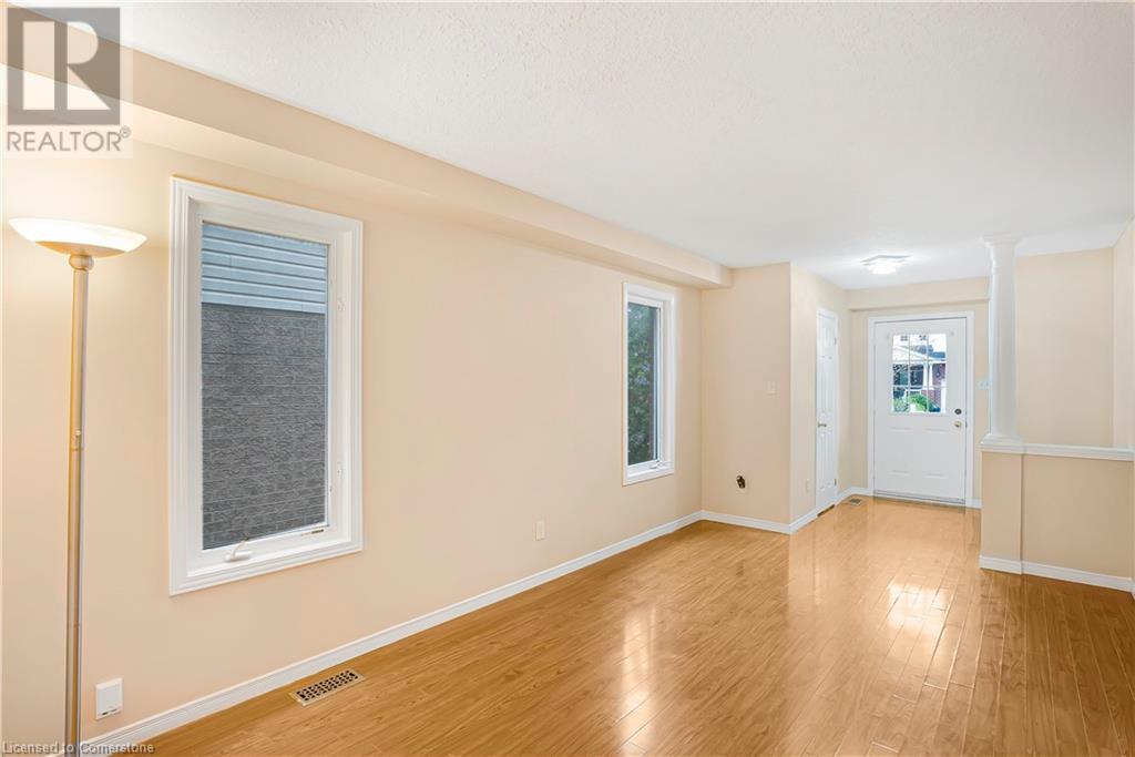 74 Blue Lace Crescent, Kitchener, Ontario  N2E 3X1 - Photo 5 - 40727960