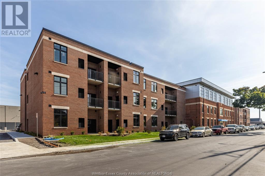 MLS# 25012318: 1370 ARGYLE Unit# 116, Windsor, Canada